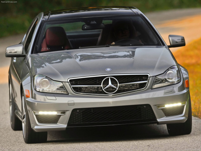 Mercedes-Benz C63 AMG Coupe фото