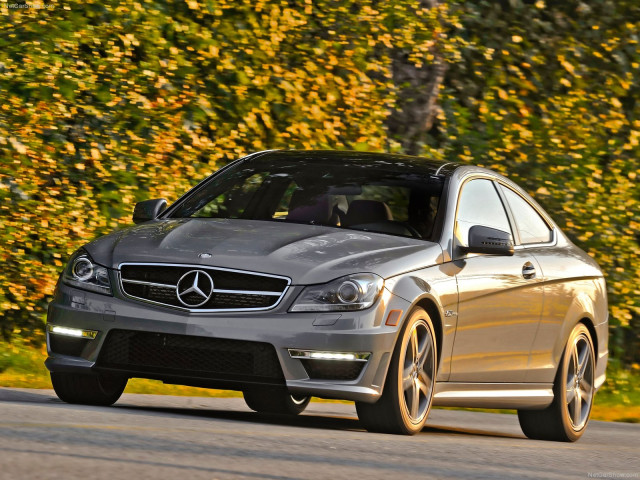 Mercedes-Benz C63 AMG Coupe фото