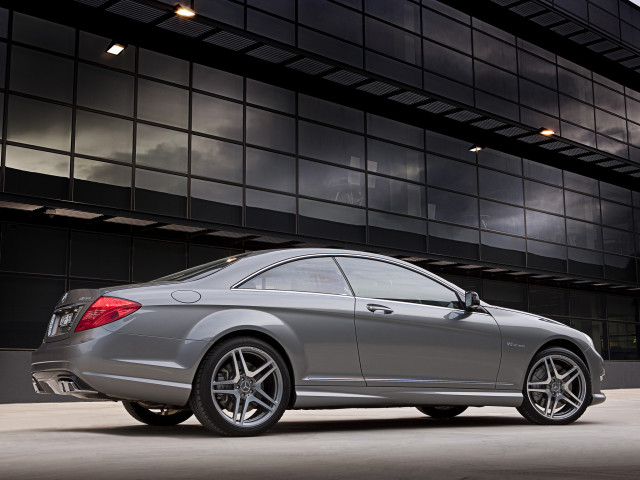 Mercedes-Benz CL63 AMG фото