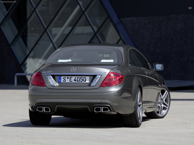 Mercedes-Benz CL63 AMG фото