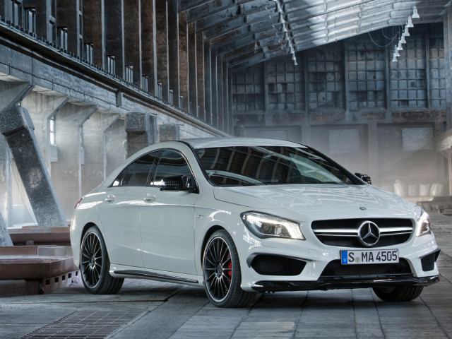 Mercedes-Benz CLA AMG фото