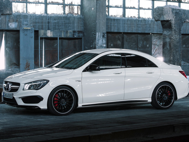 Mercedes-Benz CLA AMG фото