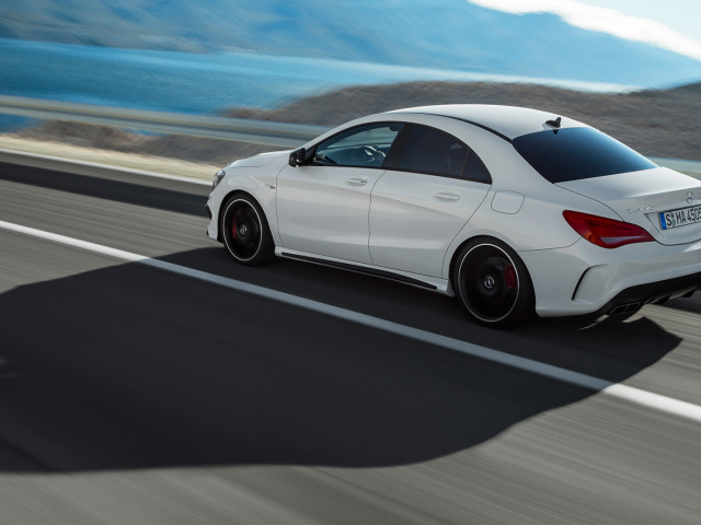 Mercedes-Benz CLA AMG фото