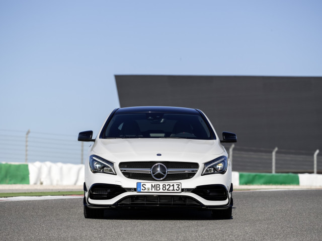 Mercedes-Benz CLA фото