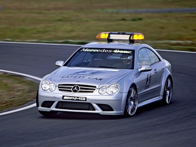 Mercedes-Benz CLK63 AMG фото