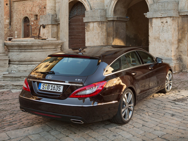 Mercedes-Benz CLS фото