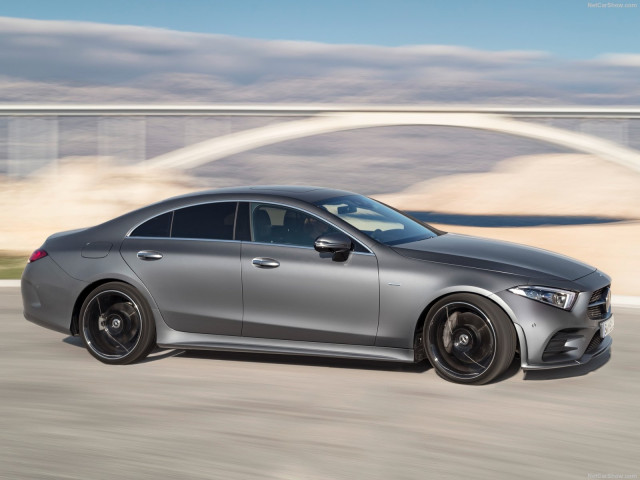 Mercedes-Benz CLS фото