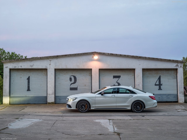 Mercedes-Benz CLS63 AMG фото