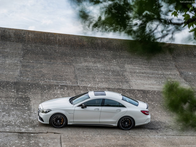 Mercedes-Benz CLS63 AMG фото