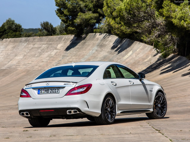 Mercedes-Benz CLS63 AMG фото