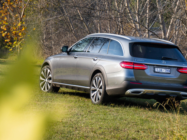 Mercedes-Benz E-Class All-Terrain фото