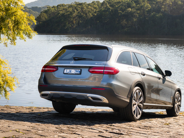 Mercedes-Benz E-Class All-Terrain фото