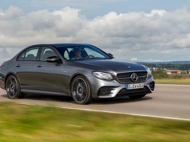 Mercedes-Benz E-Class AMG фото