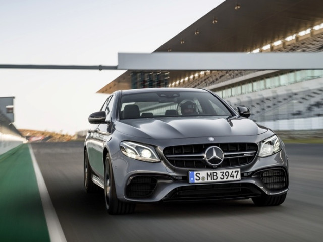 Mercedes-Benz E-Class AMG фото