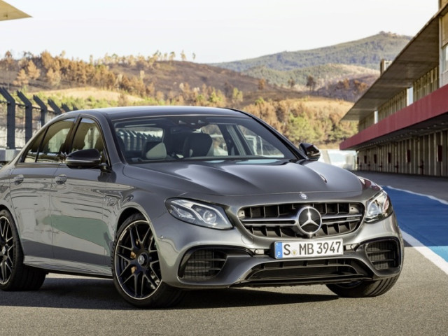 Mercedes-Benz E-Class AMG фото