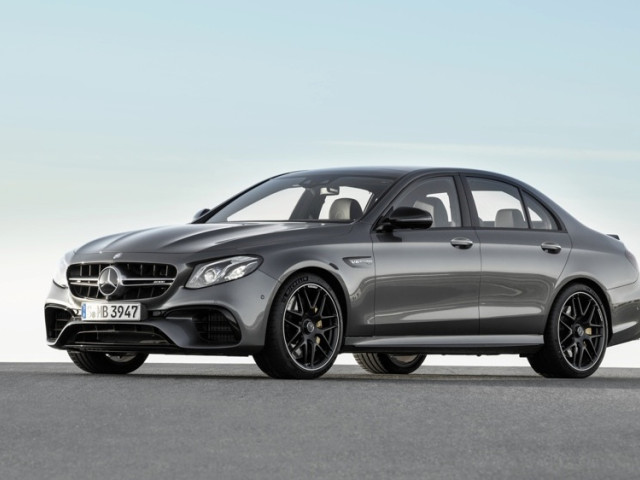 Mercedes-Benz E-Class AMG фото