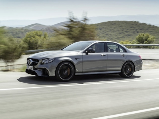 Mercedes-Benz E-Class AMG фото