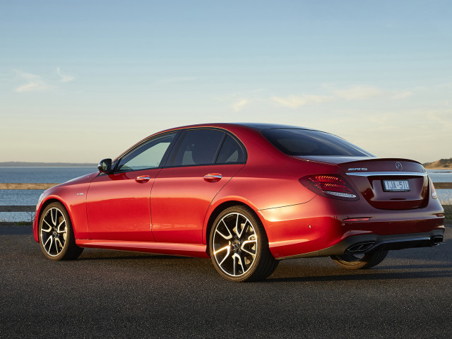 Mercedes-Benz E-Class AMG фото