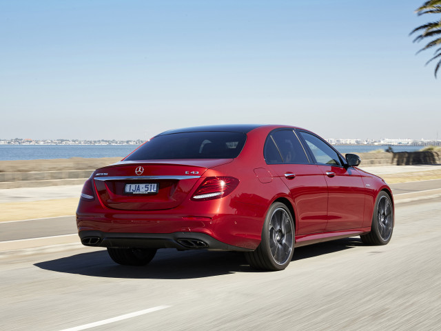 Mercedes-Benz E-Class AMG фото