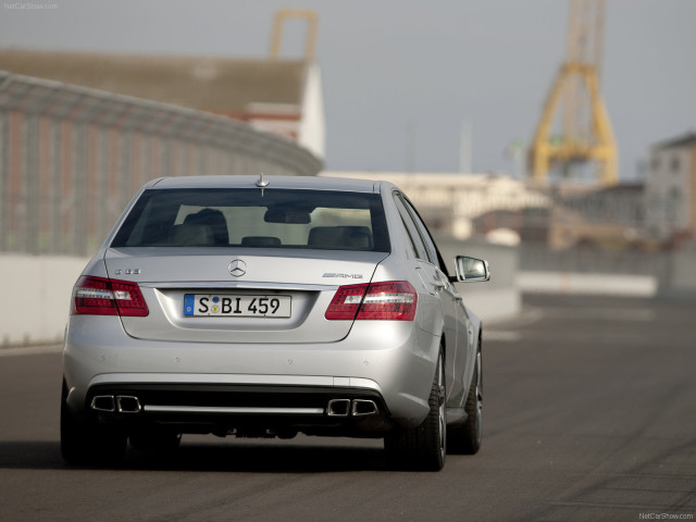 Mercedes-Benz E-Class AMG фото