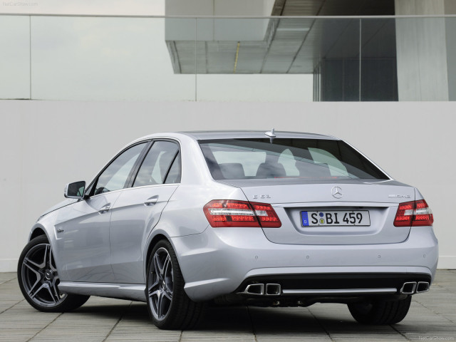 Mercedes-Benz E-Class AMG фото