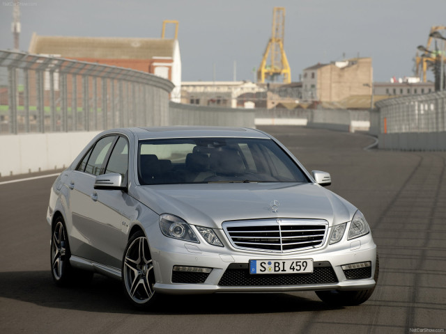 Mercedes-Benz E-Class AMG фото