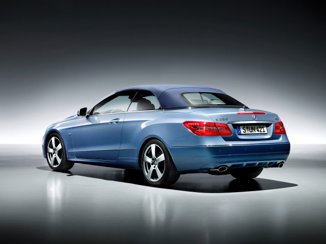 Mercedes-Benz E-Class Cabriolet фото