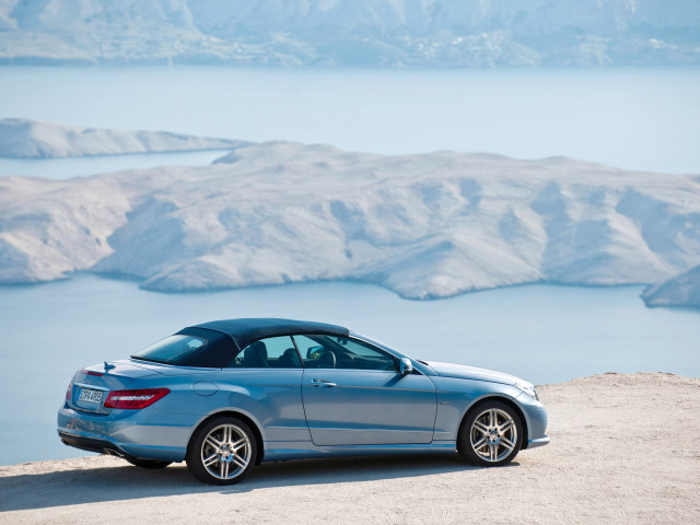 Mercedes-Benz E-Class Cabriolet фото