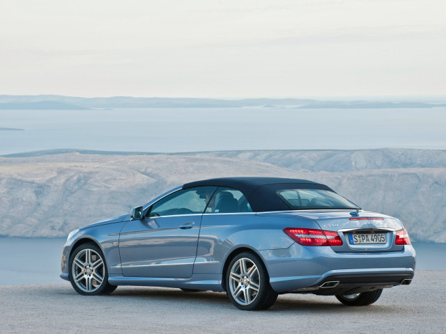 Mercedes-Benz E-Class Cabriolet фото