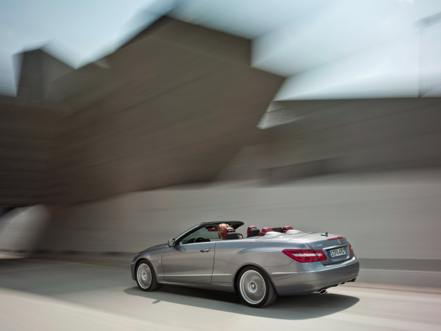 Mercedes-Benz E-Class Cabriolet фото