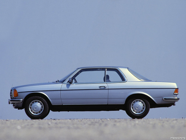 Mercedes-Benz E-Class Coupe C123 фото