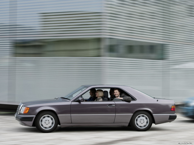 Mercedes-Benz E-Class Coupe C124 фото