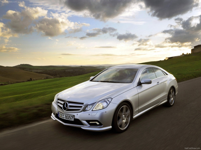 Mercedes-Benz E-Class Coupe фото