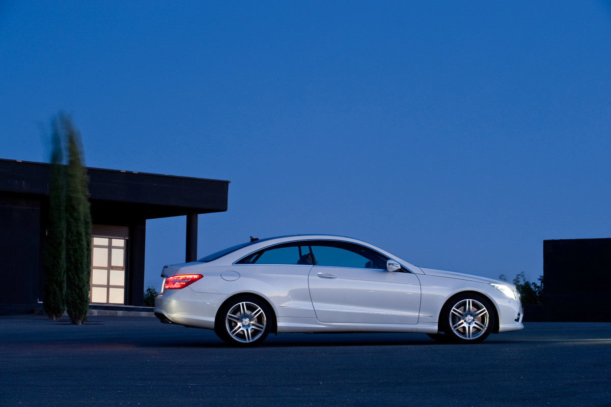 Mercedes-Benz E-Class Coupe фото 66476