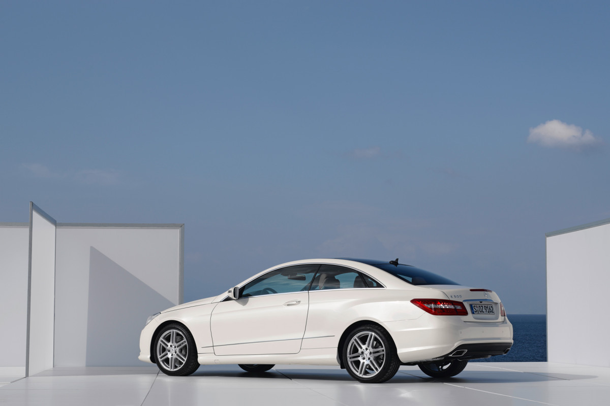 Mercedes-Benz E-Class Coupe фото 66477