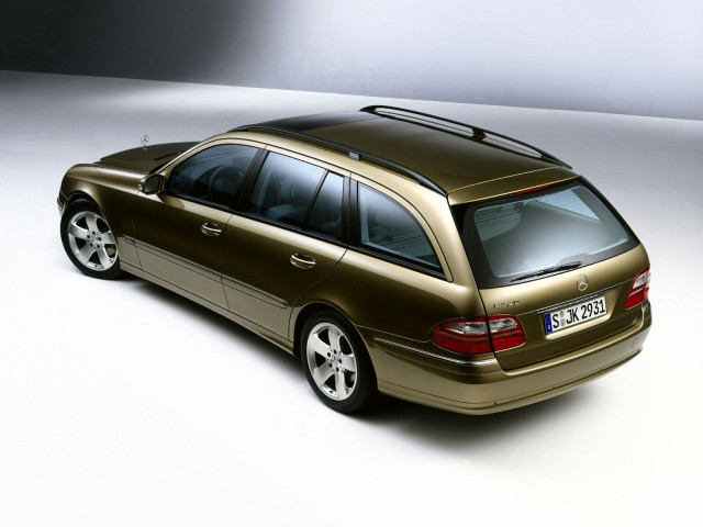 Mercedes-Benz E-Class Estate S211 фото