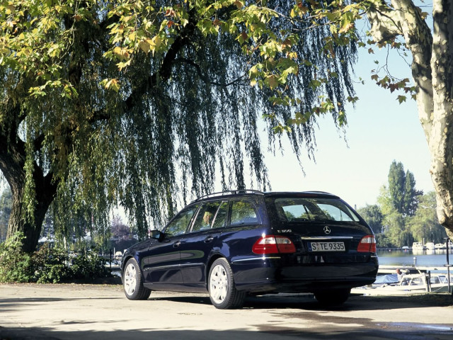 Mercedes-Benz E-Class Estate S211 фото