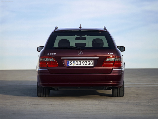 Mercedes-Benz E-Class Estate S211 фото