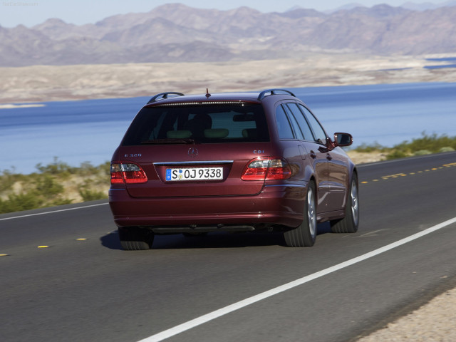 Mercedes-Benz E-Class Estate S211 фото