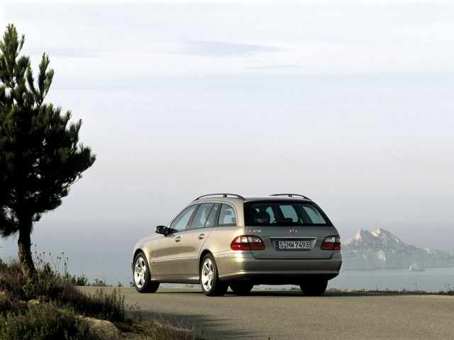 Mercedes-Benz E-Class Estate S211 фото