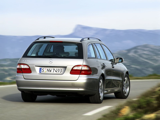 Mercedes-Benz E-Class Estate S211 фото