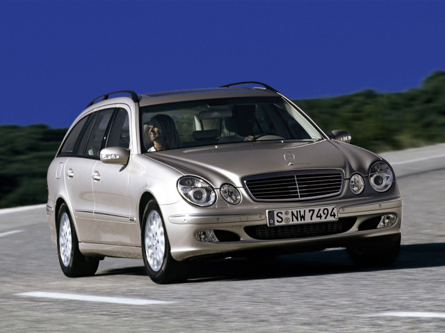 Mercedes-Benz E-Class Estate S211 фото