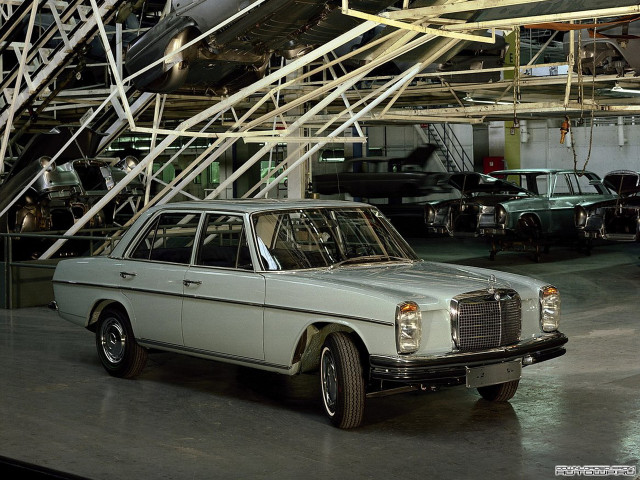 Mercedes-Benz E-Class W114 W115 фото