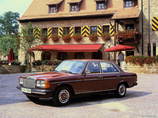 Mercedes-Benz E-Class W123 фото