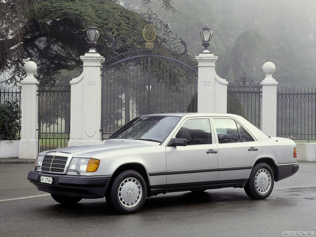 Mercedes-Benz E-Class W124 фото