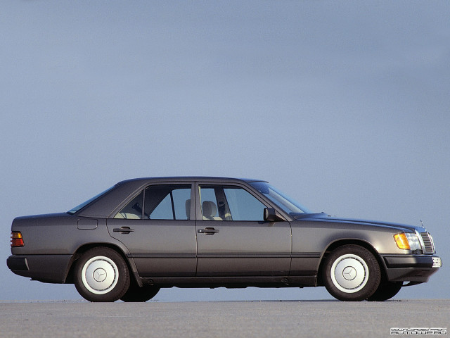 Mercedes-Benz E-Class W124 фото