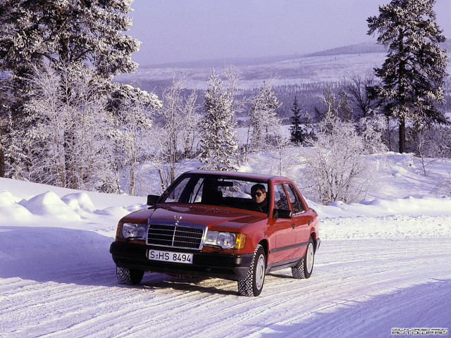 Mercedes-Benz E-Class W124 фото