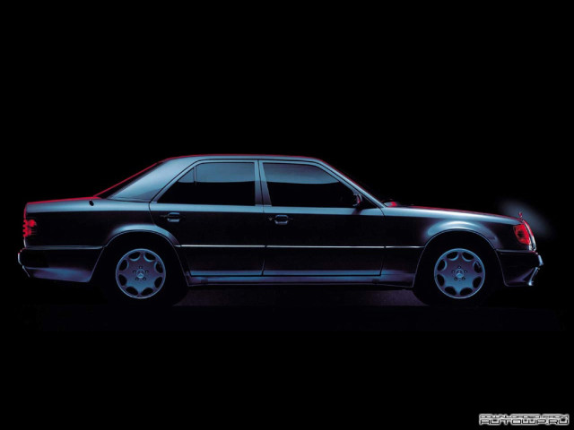 Mercedes-Benz E-Class W124 фото