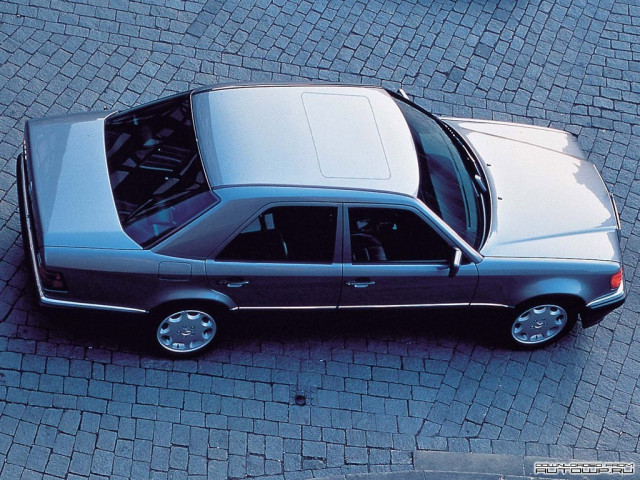 Mercedes-Benz E-Class W124 фото