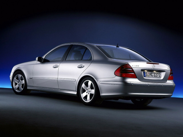 Mercedes-Benz E-Class W211 фото